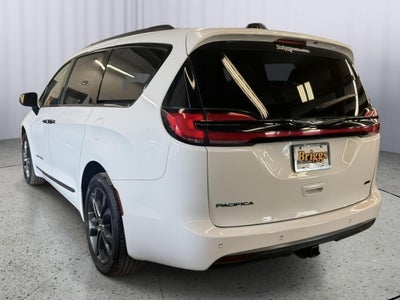 2024 Chrysler Pacifica Touring L AWD