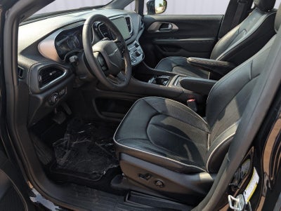 2024 Chrysler Pacifica Limited AWD