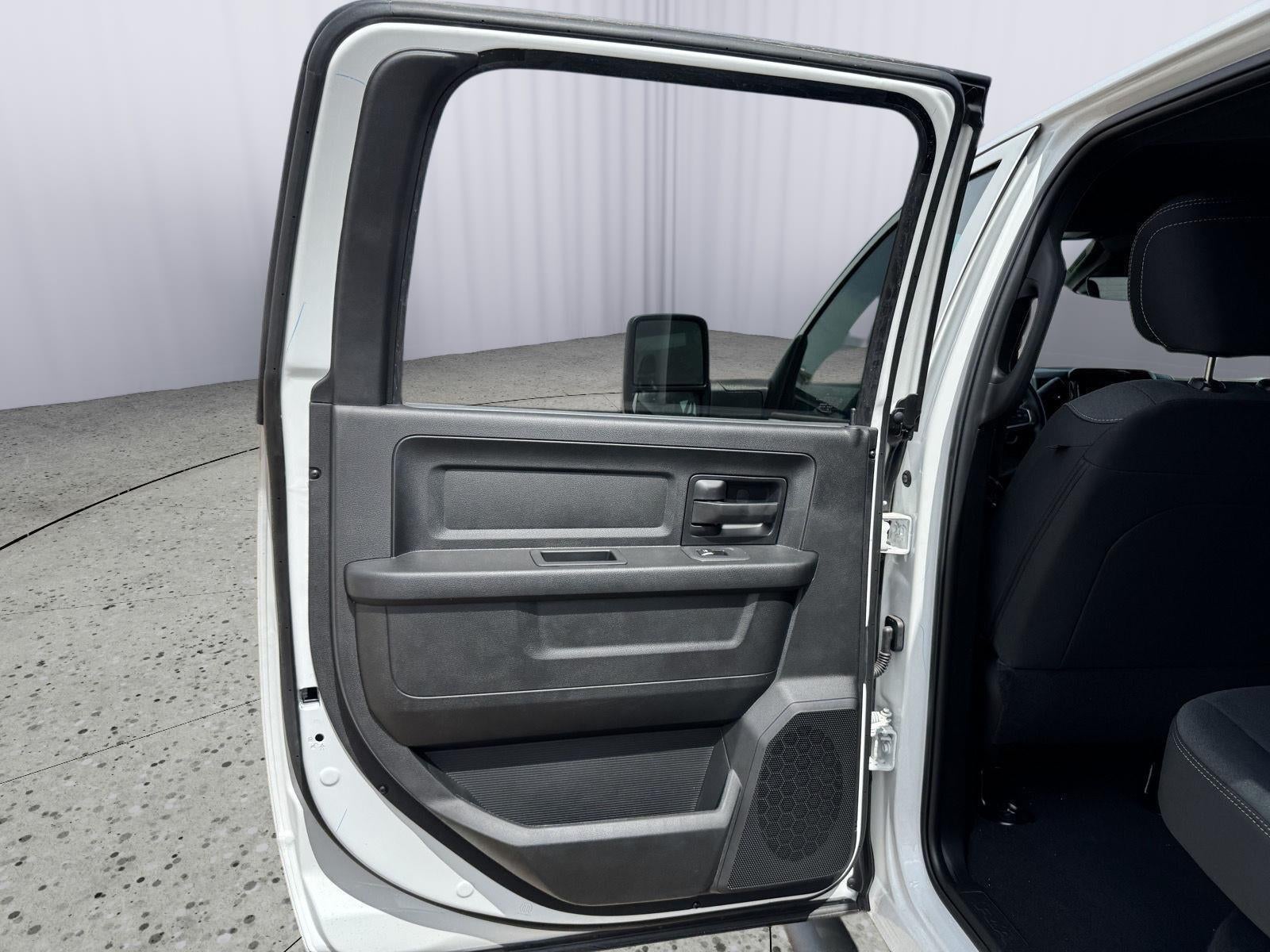 2026 RAM Ram 3500 RAM 3500 TRADESMAN CREW CAB 4X4 8' BOX