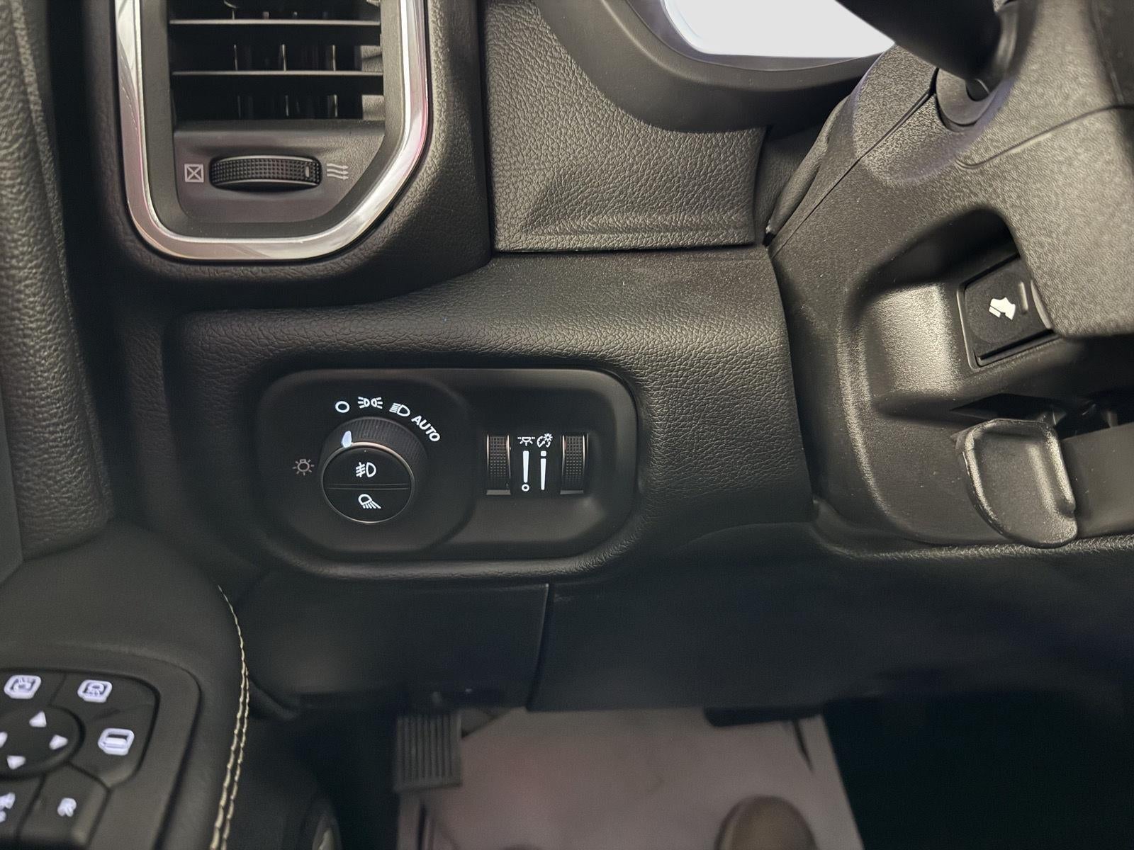 2026 RAM Ram 3500 RAM 3500 LARAMIE MEGA CAB 4X4 6'4' BOX