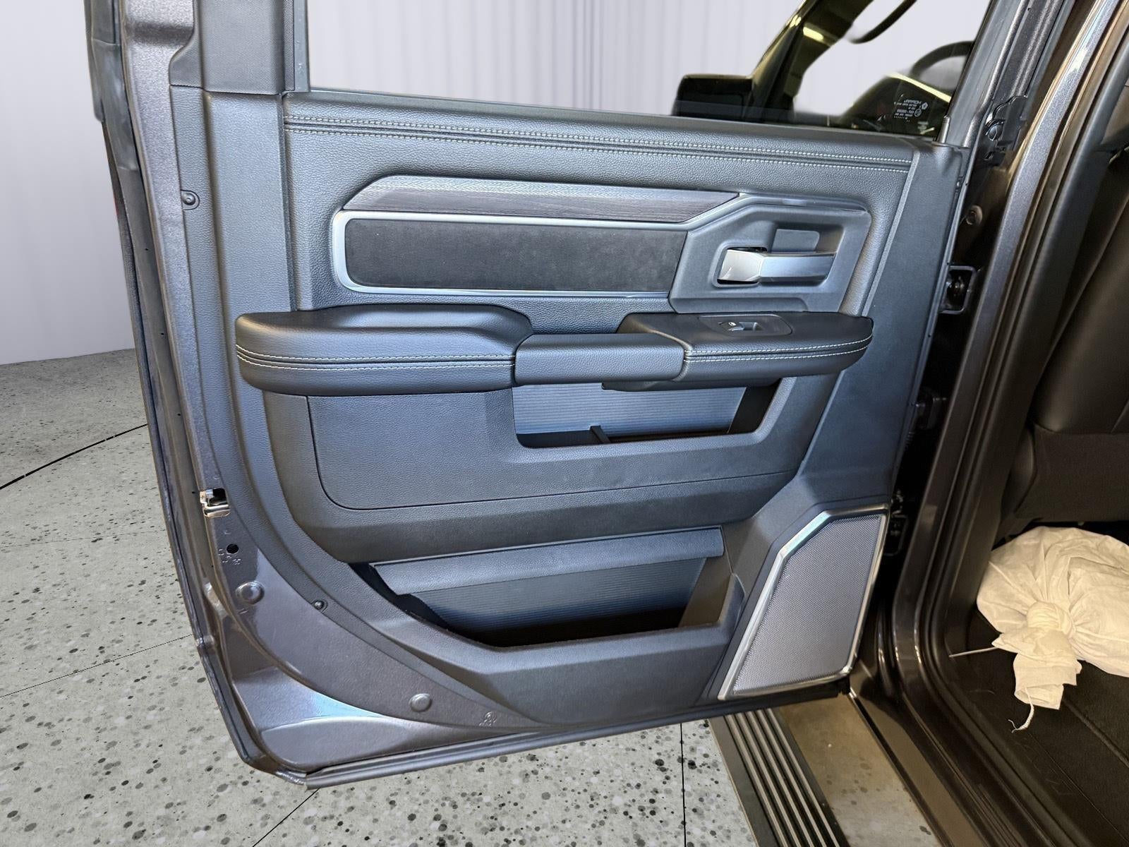 2026 RAM Ram 3500 RAM 3500 LARAMIE MEGA CAB 4X4 6'4' BOX