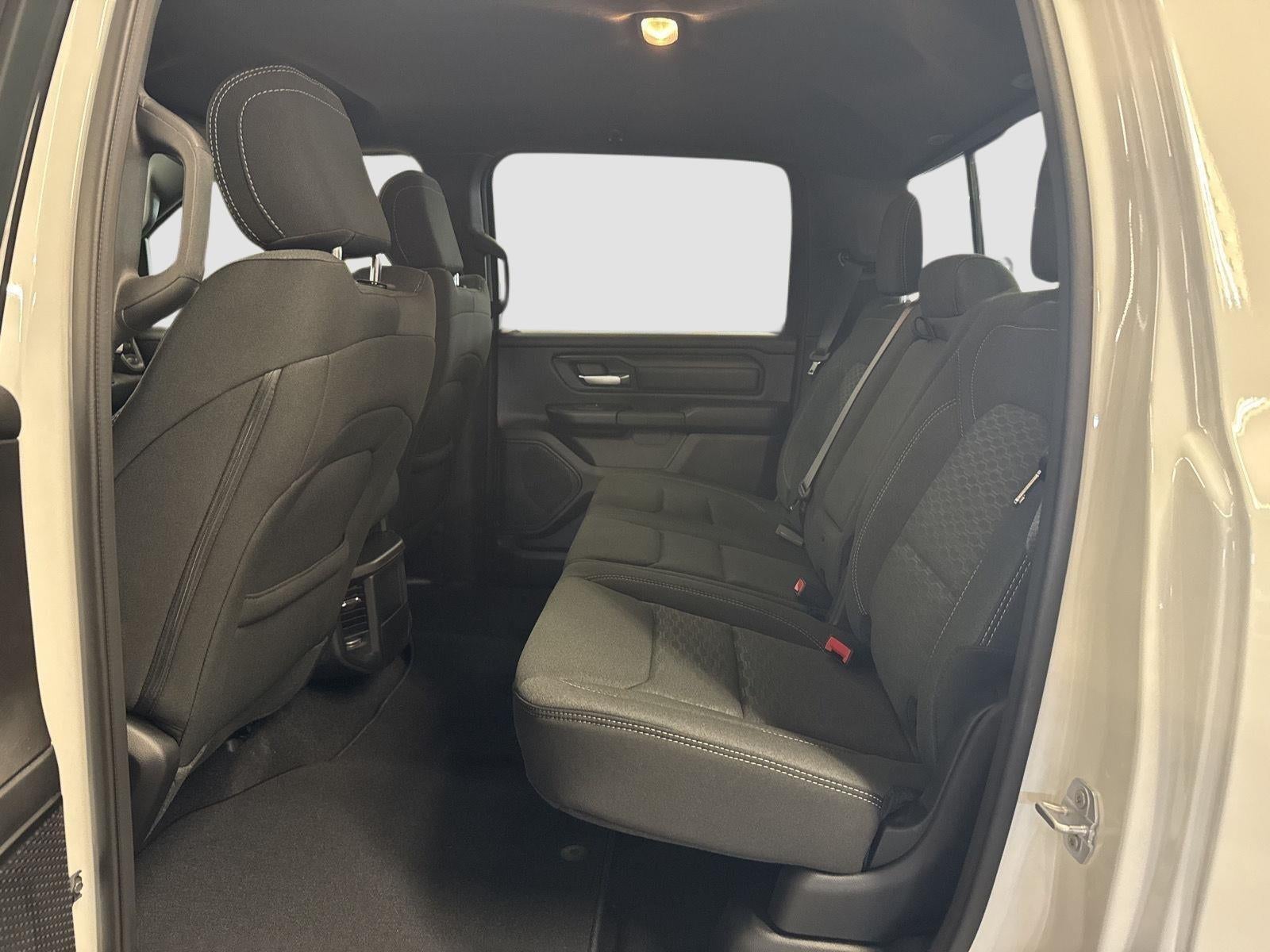 2026 RAM Ram 1500 RAM 1500 TRADESMAN CREW CAB 4X4 5'7' BOX