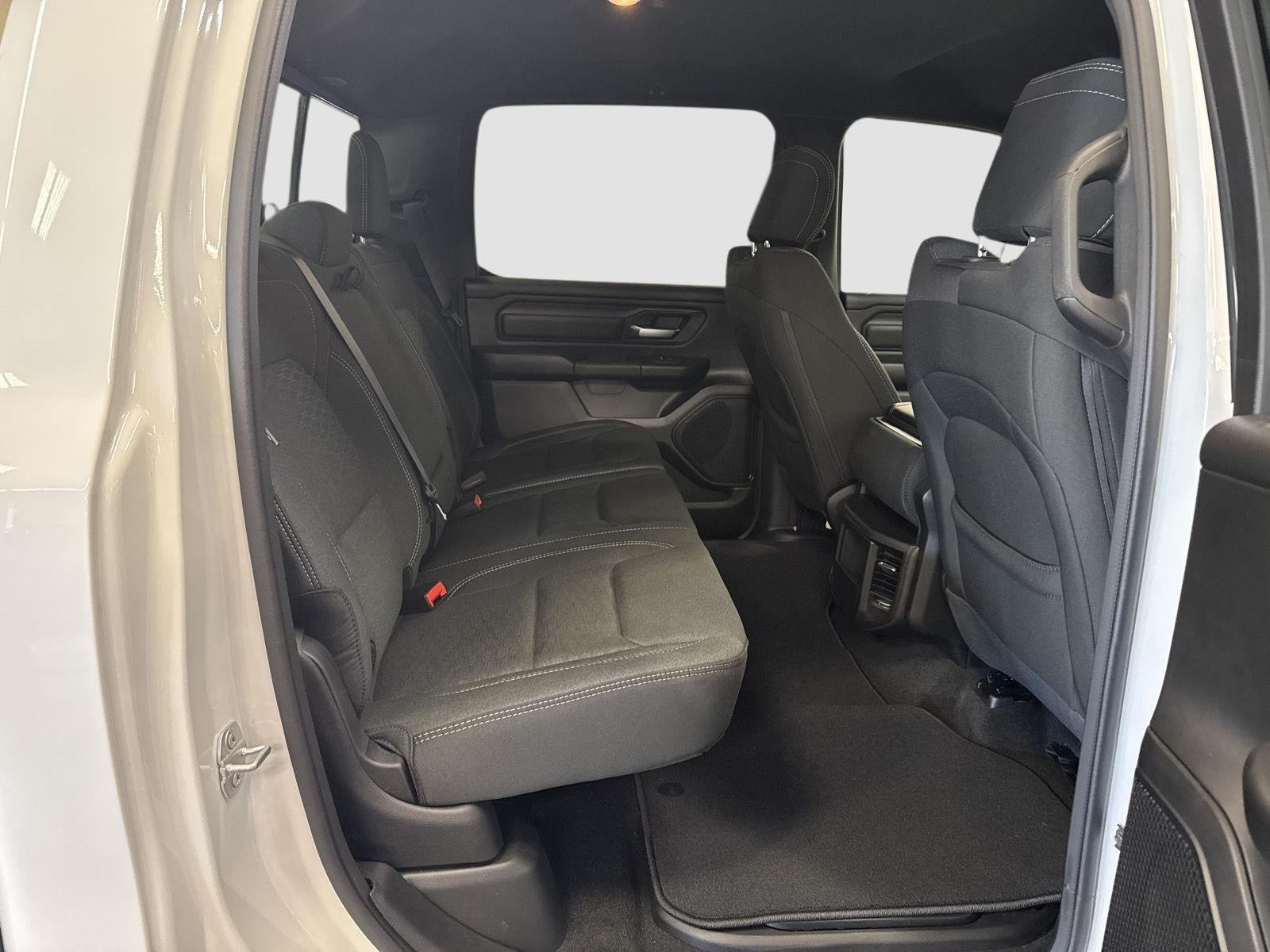 2026 RAM Ram 1500 RAM 1500 TRADESMAN CREW CAB 4X4 5'7' BOX