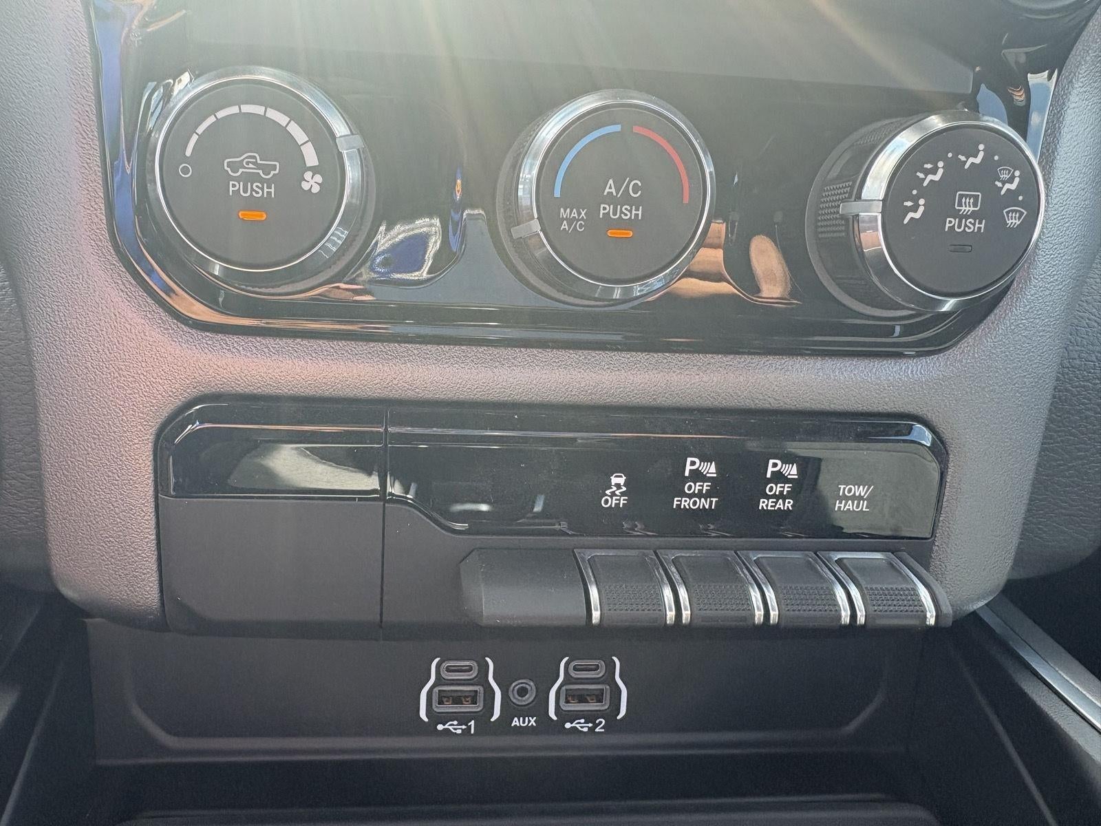 2026 RAM 1500 RAM 1500 EXPRESS CREW CAB 4X4 5'7' BOX