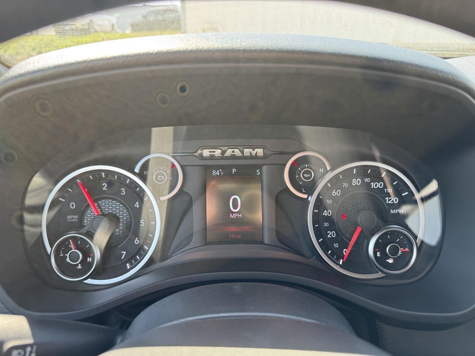 2026 RAM Ram 1500 RAM 1500 TRADESMAN CREW CAB 4X4 5'7' BOX