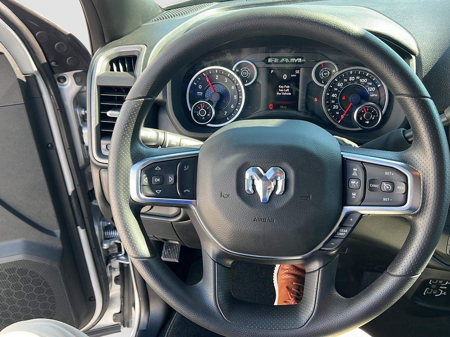 2026 RAM Ram 2500 RAM 2500 BLACK EXPRESS CREW CAB 4X4 8' BOX