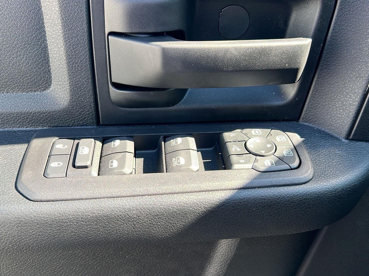 2026 RAM Ram 2500 RAM 2500 BLACK EXPRESS CREW CAB 4X4 8' BOX