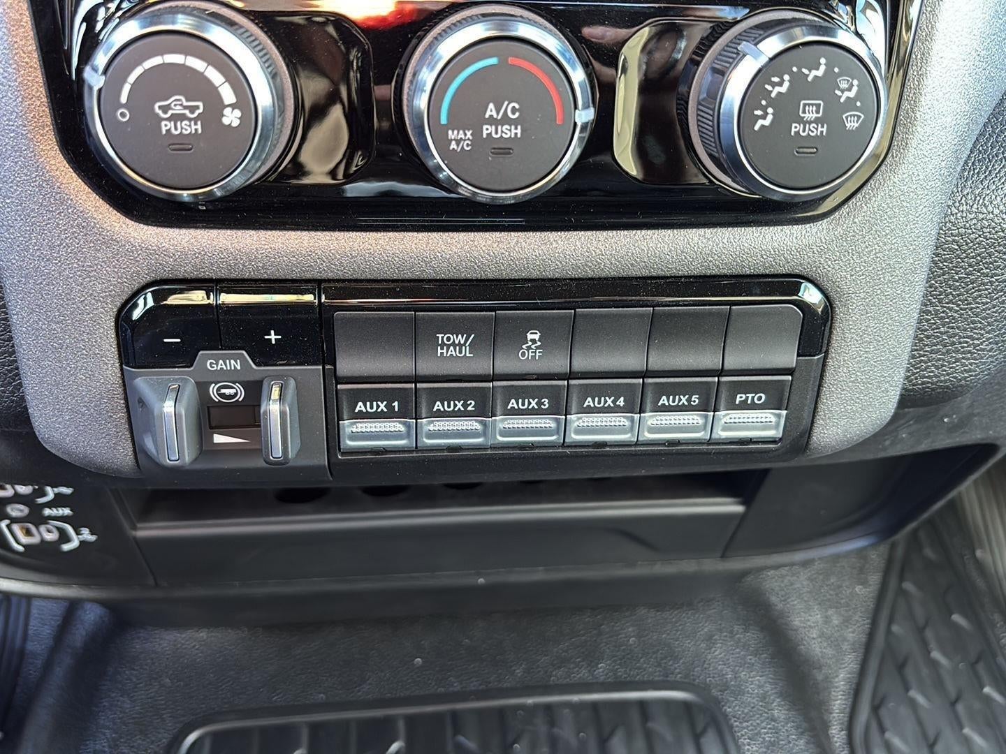 2026 RAM Ram 3500 Chassis Tradesman/Big Horn