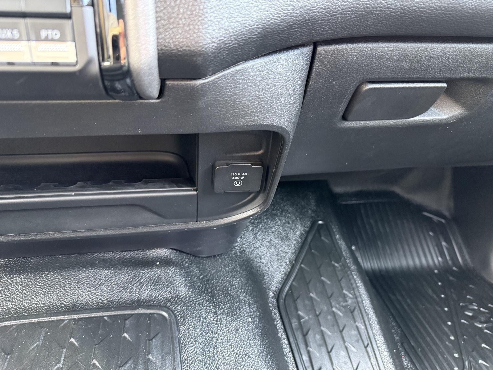 2026 RAM Ram 3500 Chassis Cab RAM 3500 TRADESMAN CREW CAB CHASSIS 4X4 60' CA