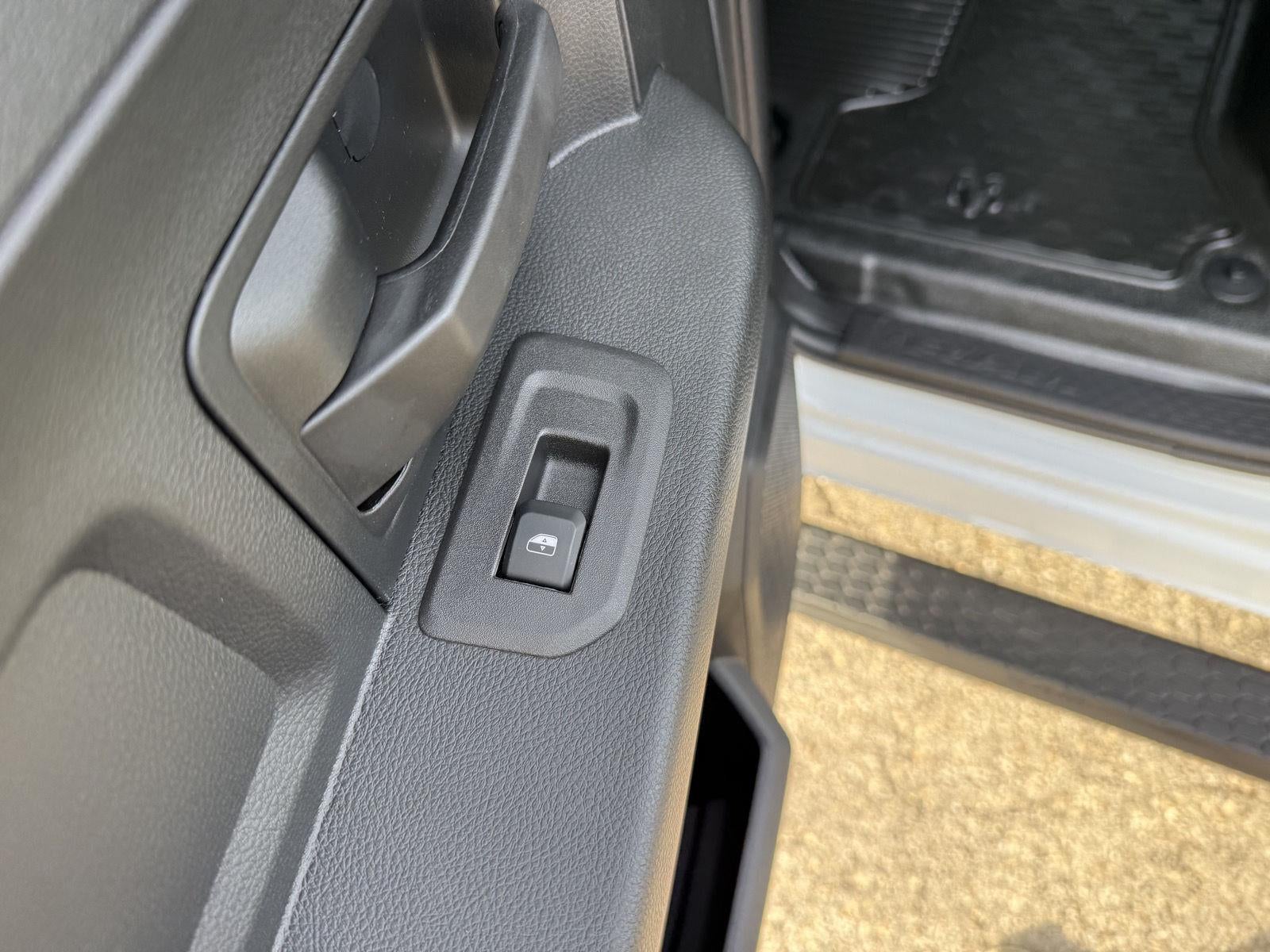 2026 RAM Ram 3500 Chassis Cab RAM 3500 TRADESMAN CREW CAB CHASSIS 4X4 60' CA