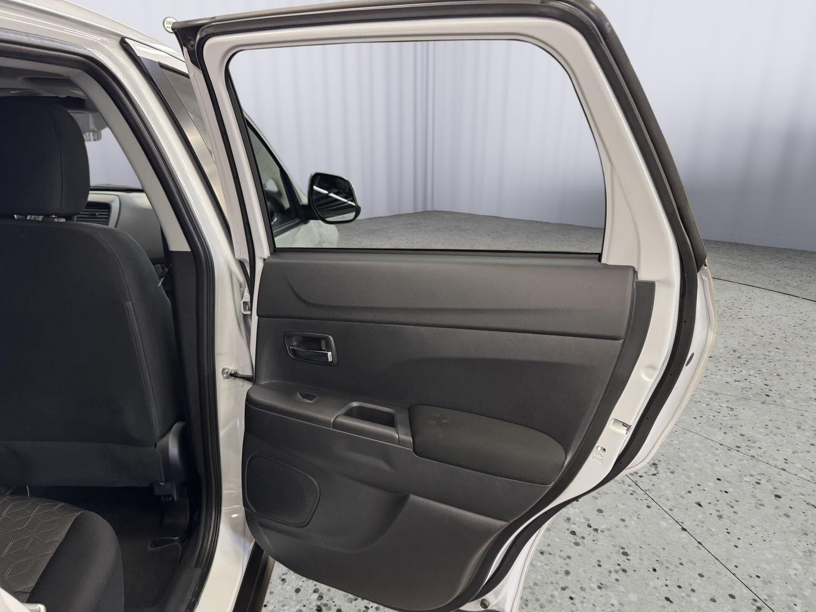 2024 Mitsubishi Outlander Sport Base