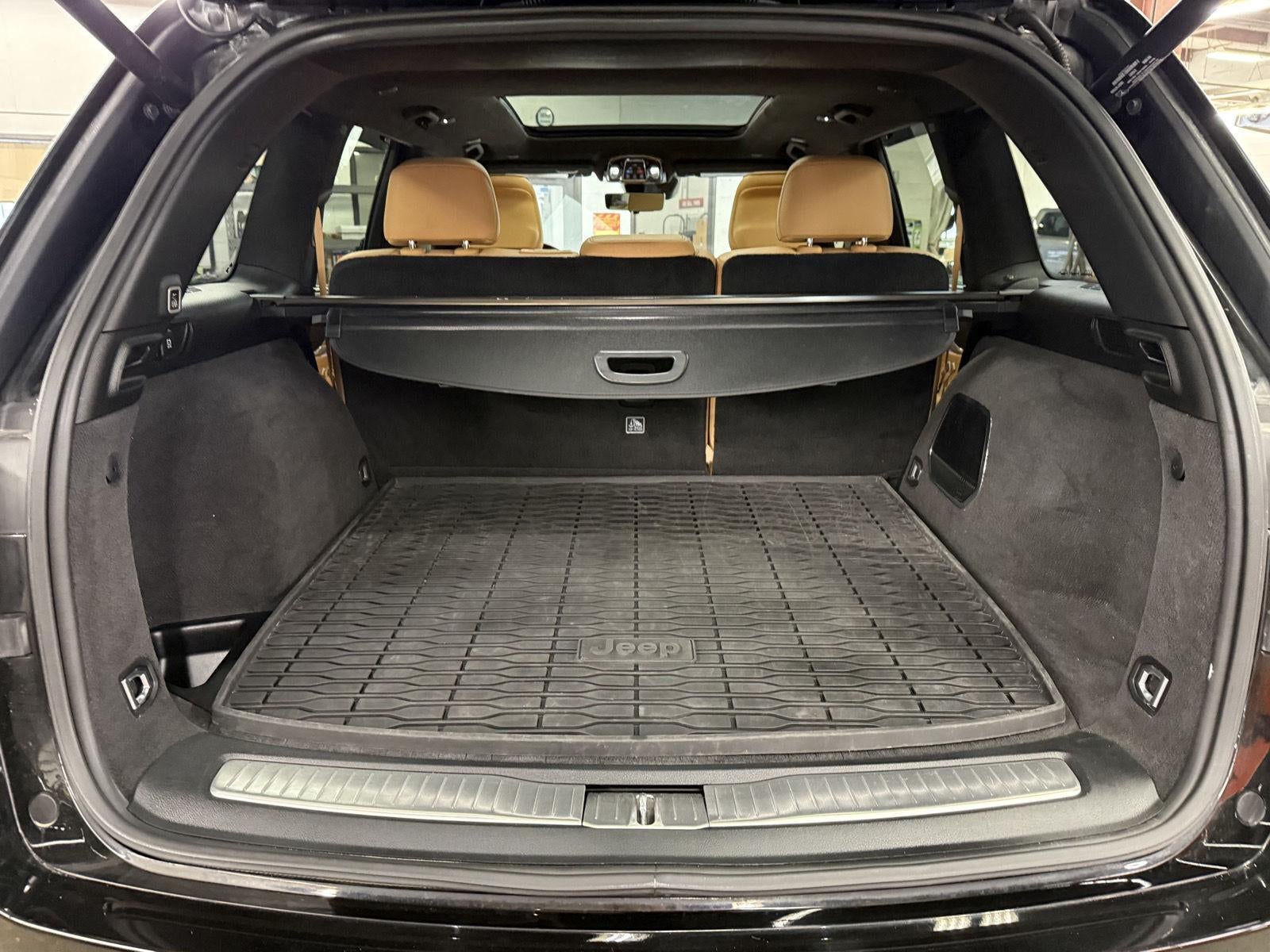 2022 Jeep Grand Cherokee Summit Reserve