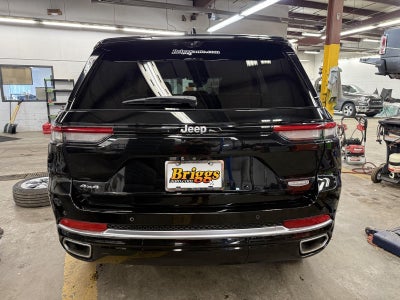 2022 Jeep Grand Cherokee Summit Reserve