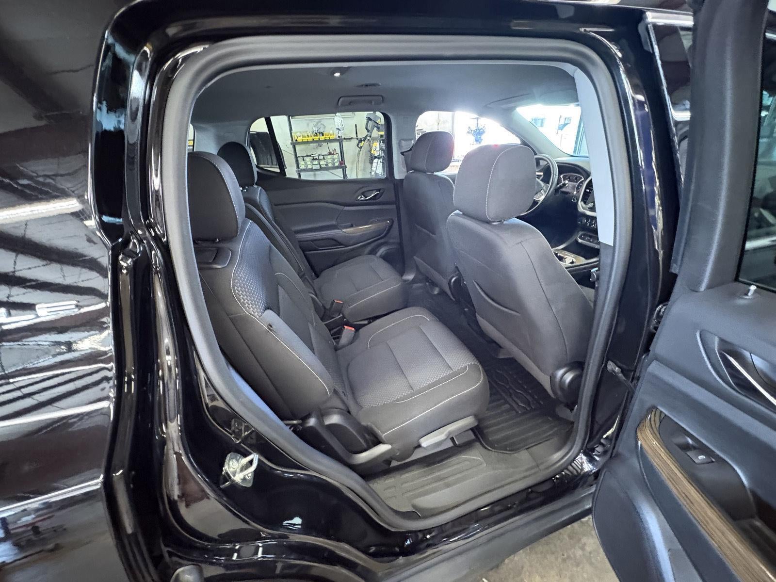 2022 GMC Acadia SLE