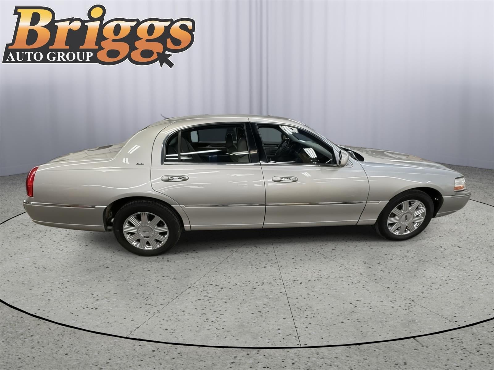2003 Lincoln Town Car Cartier