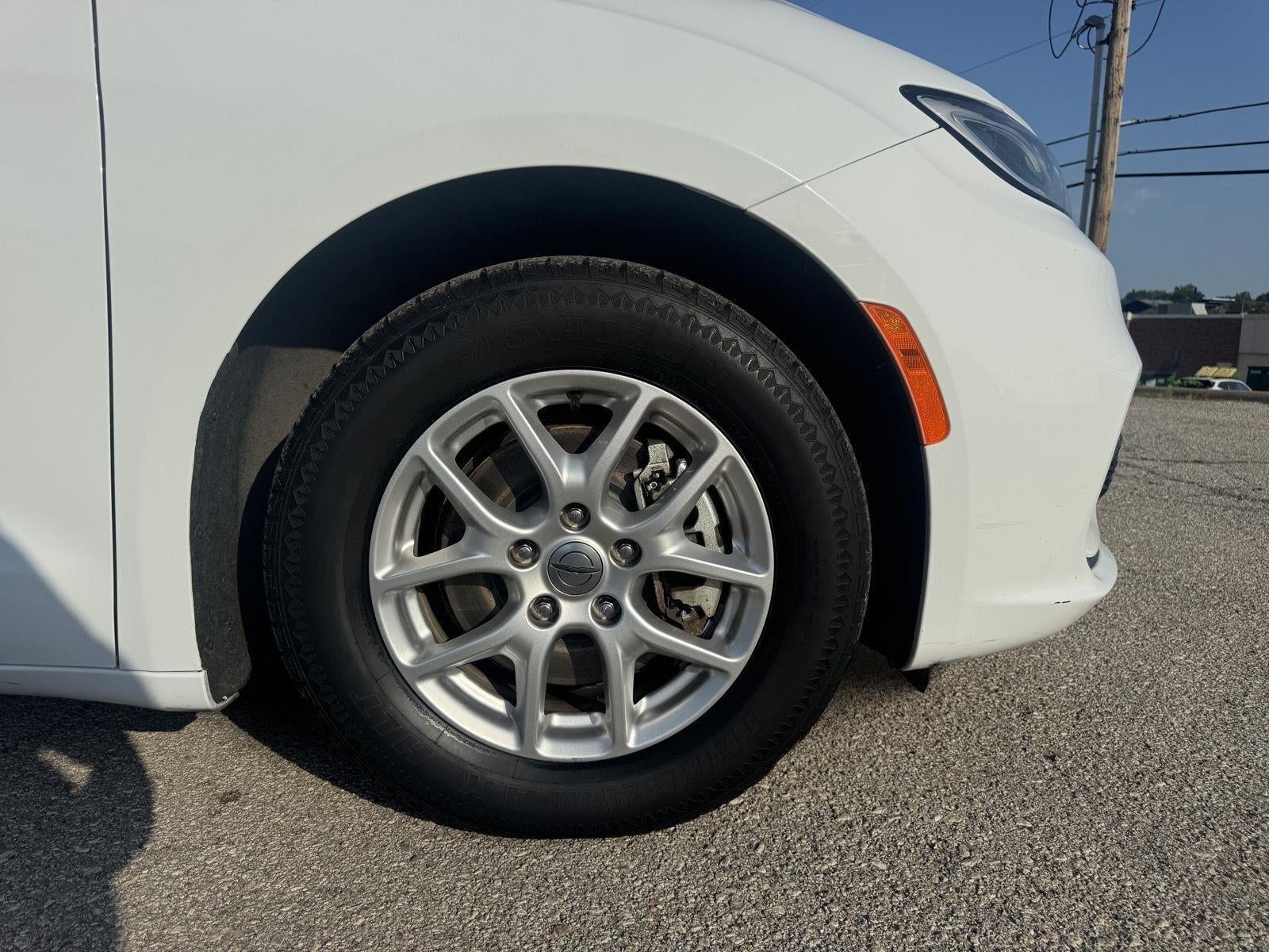 2023 Chrysler Pacifica Touring L
