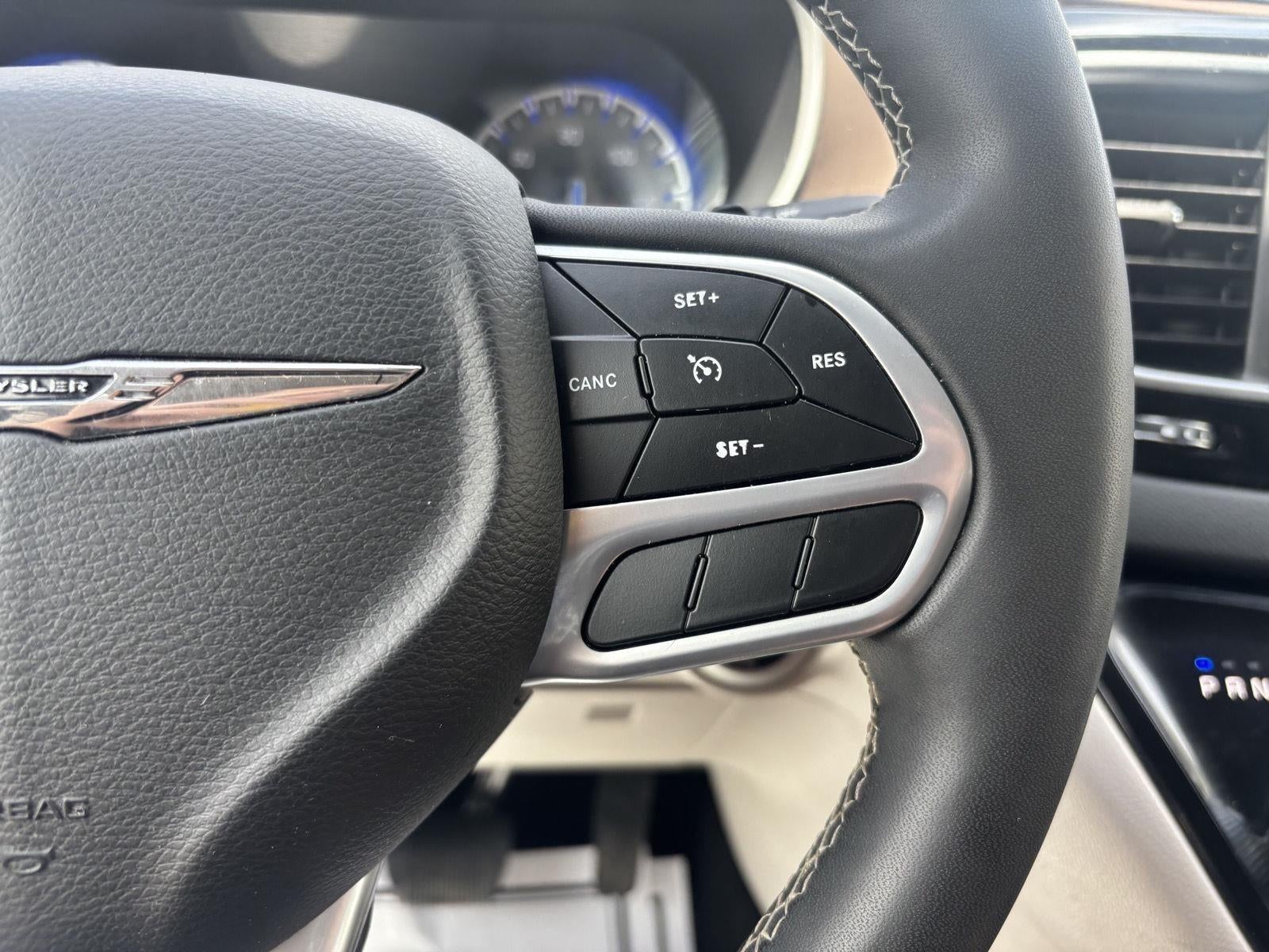 2023 Chrysler Voyager LX