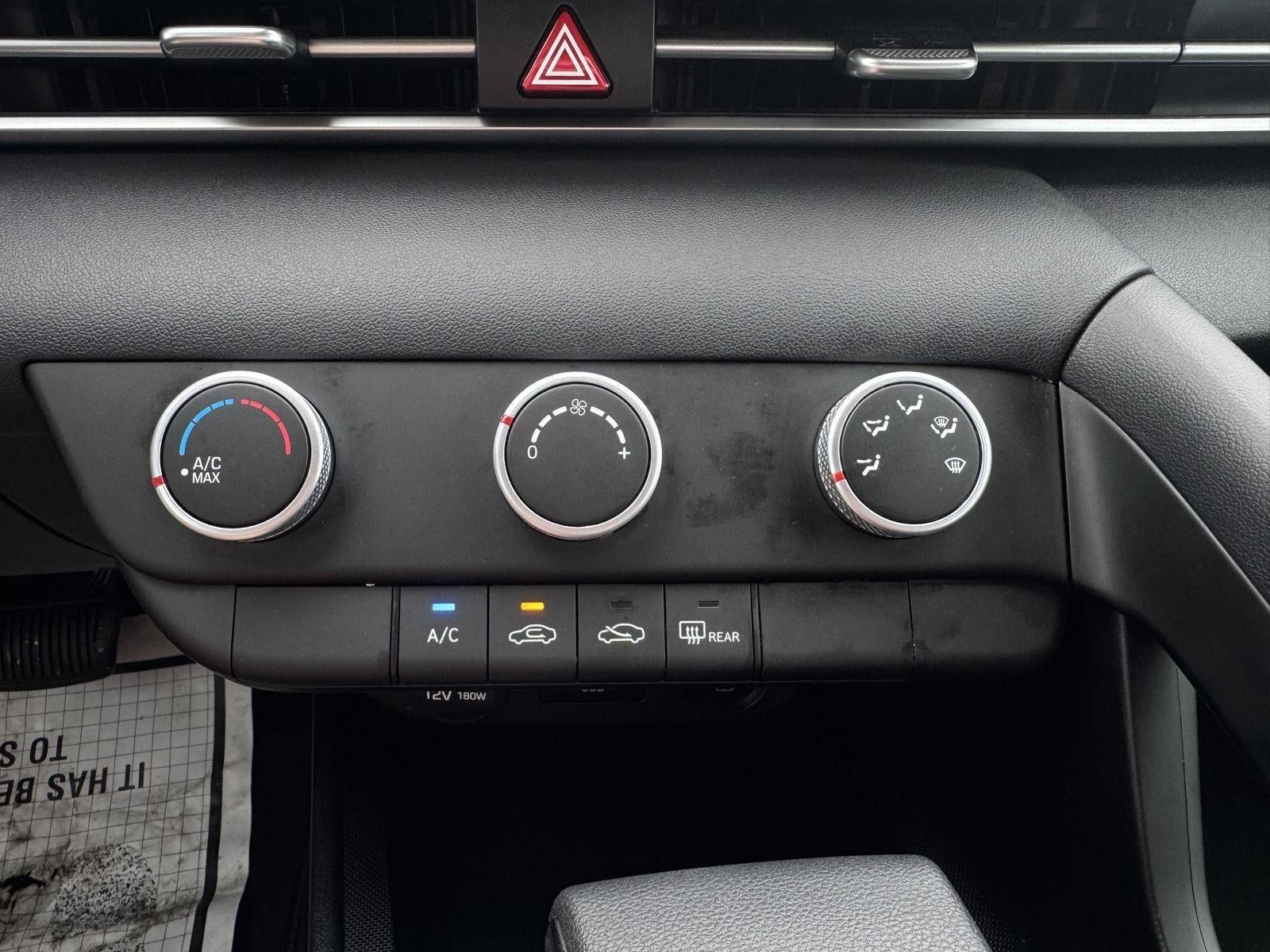 2023 Hyundai Elantra SE