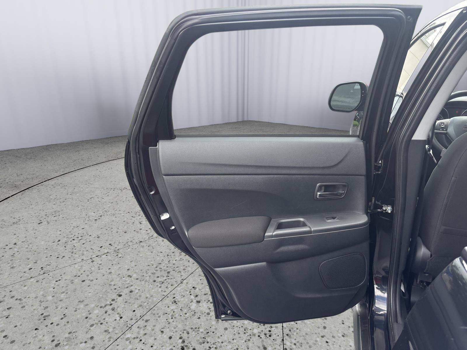 2025 Mitsubishi Outlander Sport S