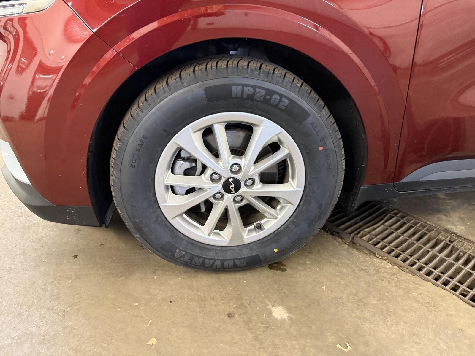 2023 Kia Carnival LX