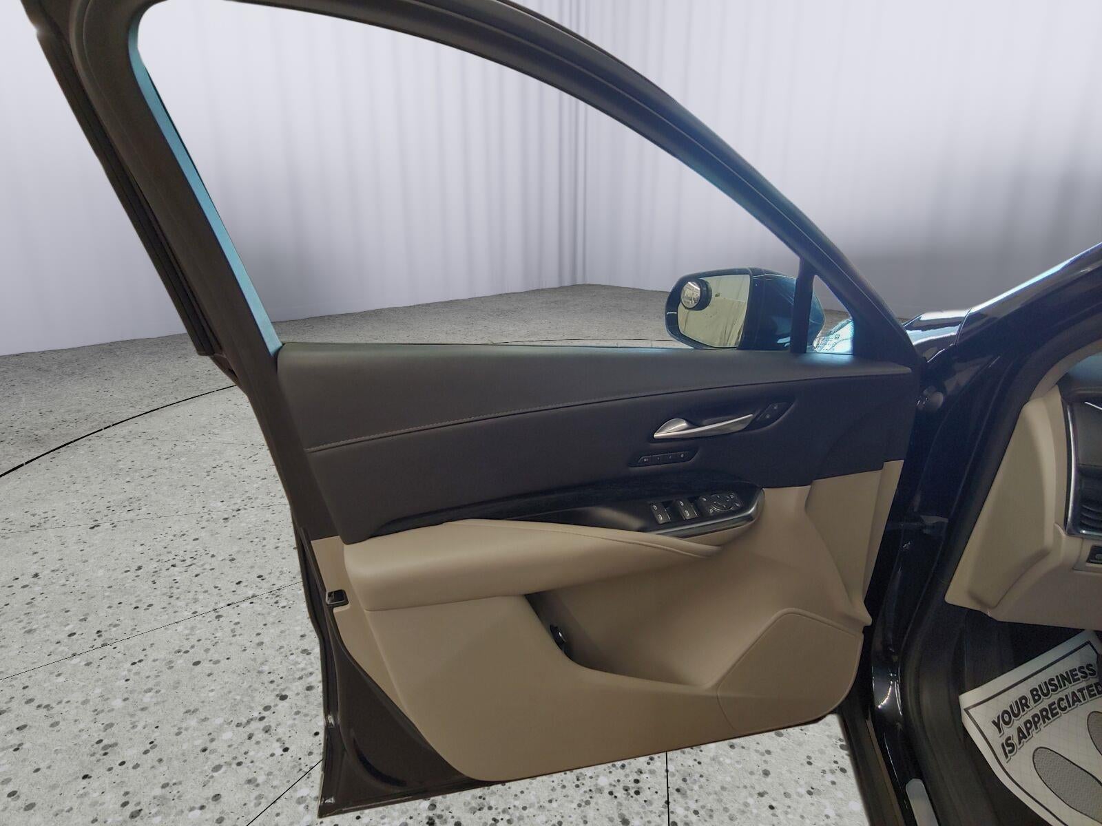 2023 Cadillac XT4 AWD Premium Luxury