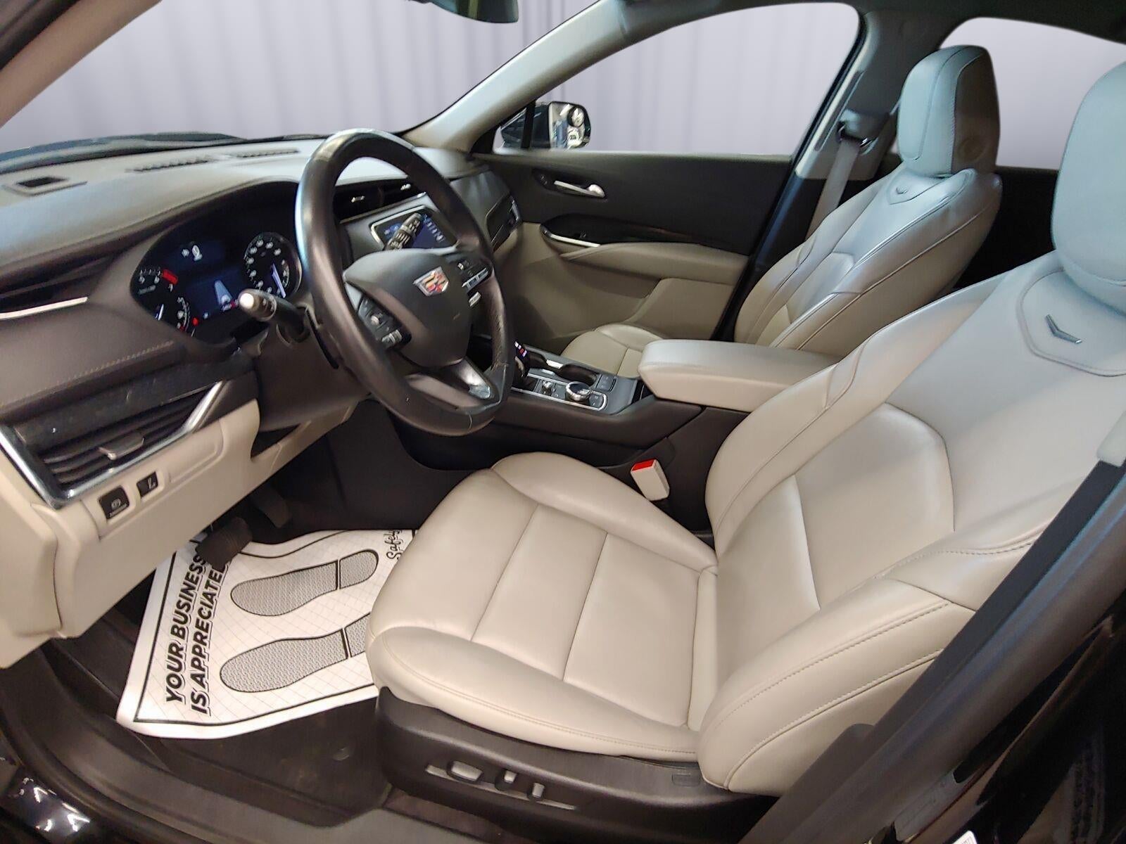 2023 Cadillac XT4 AWD Premium Luxury