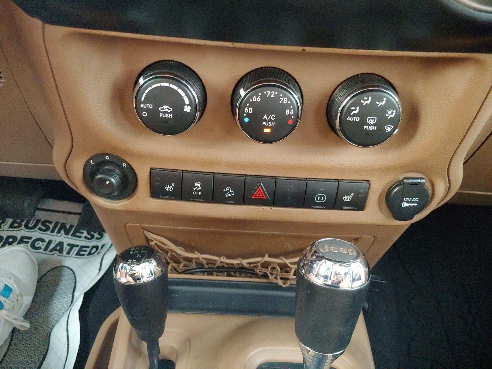 2011 Jeep Wrangler Unlimited Sahara