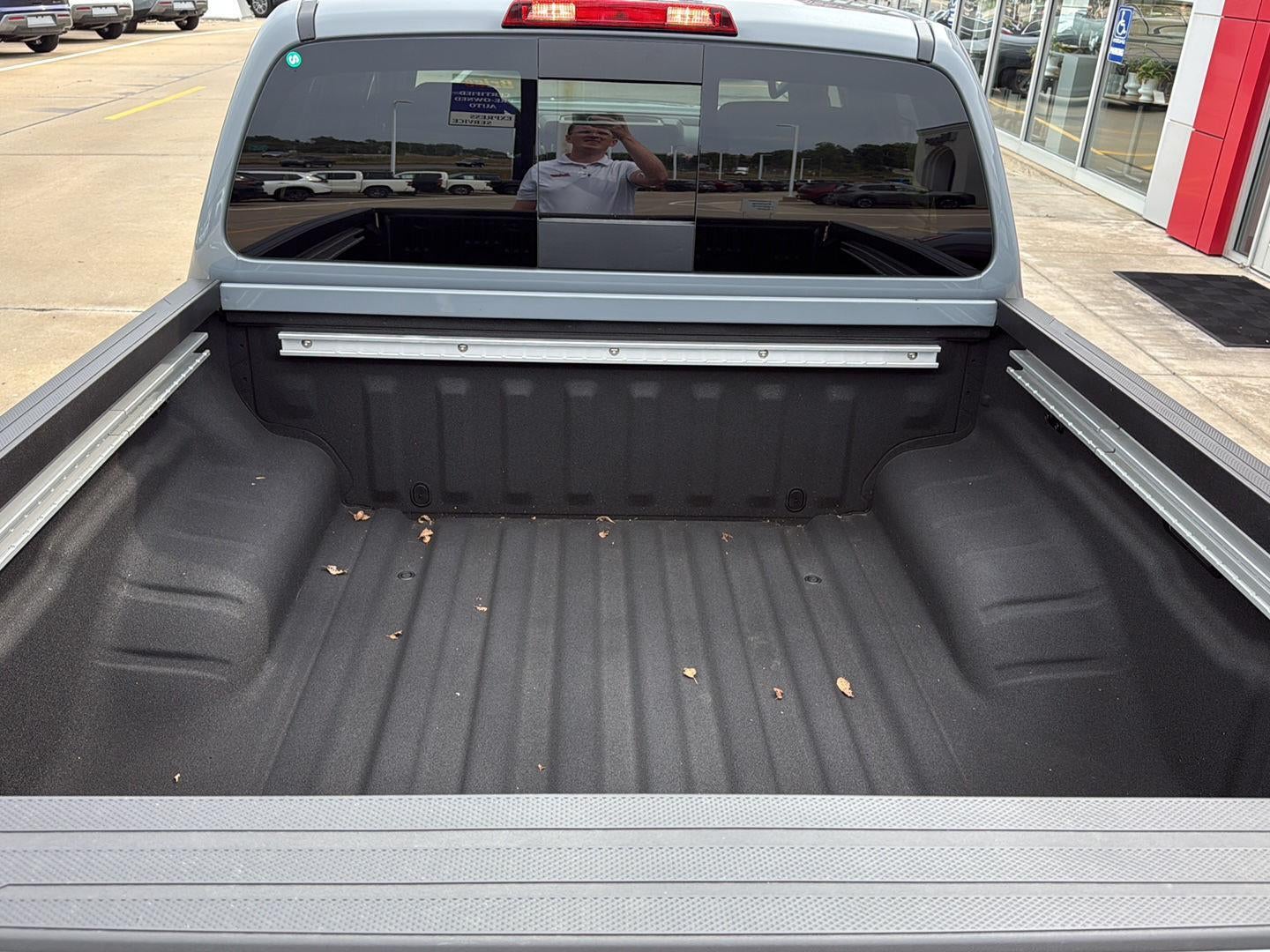 2027 Nissan Frontier SV