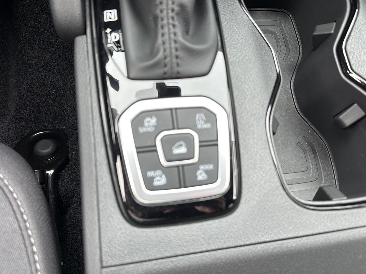 2027 Nissan Frontier Crew Cab SV