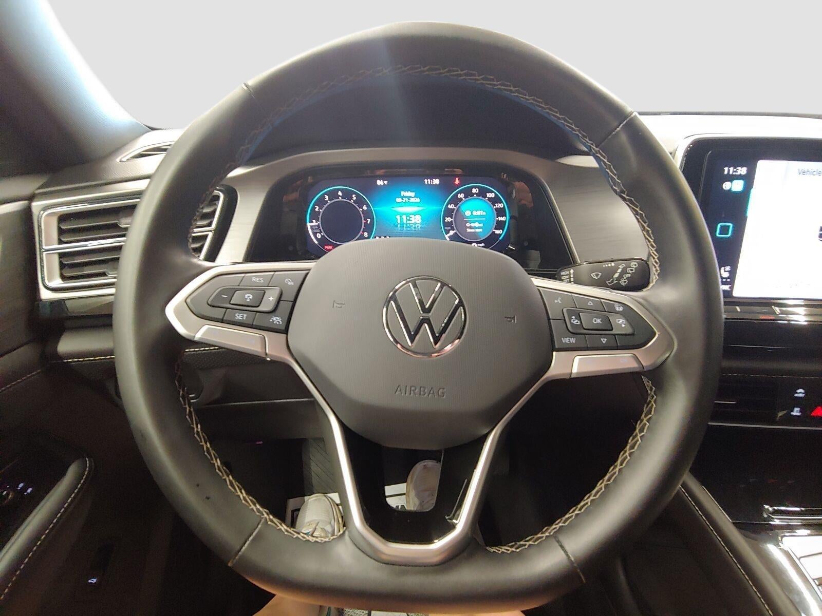2025 Volkswagen Atlas Cross Sport 2.0T SE w/Technology