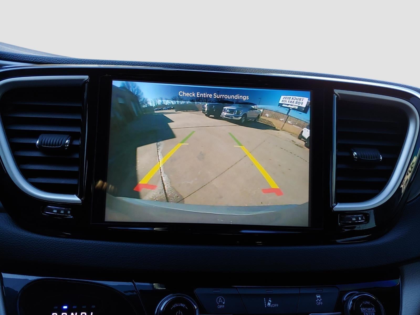 2022 Chrysler Pacifica Touring-L