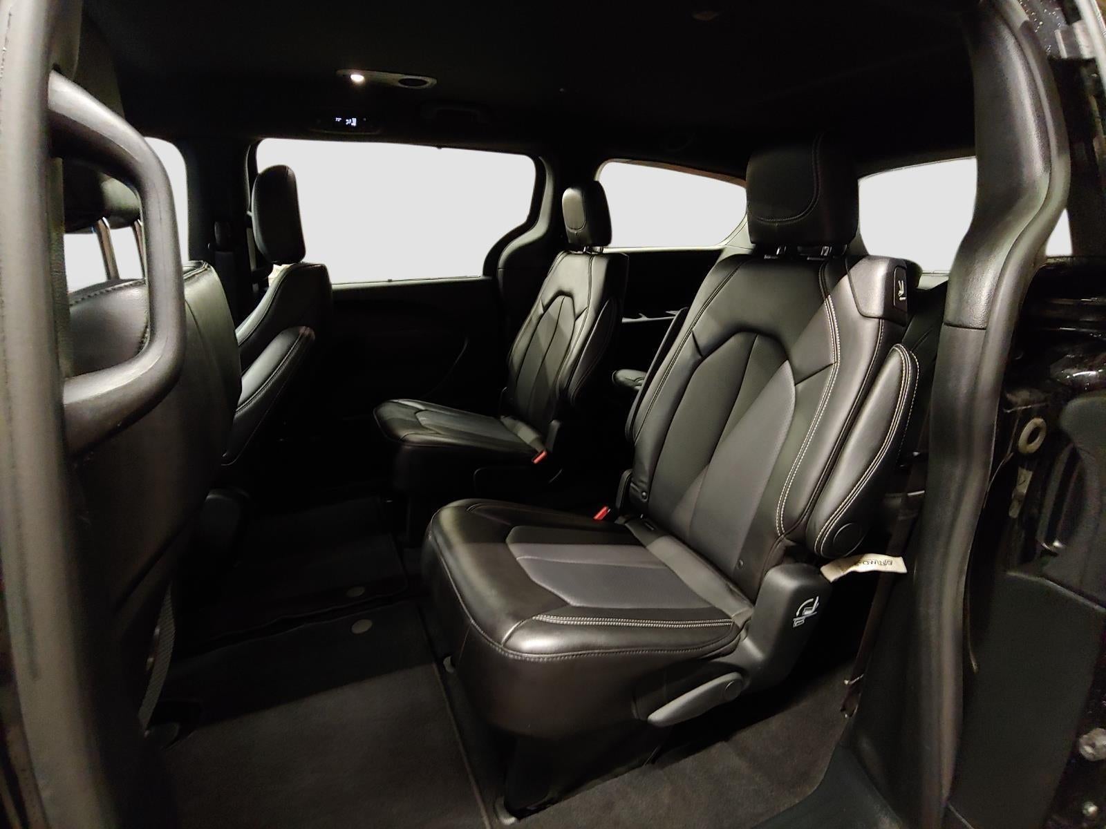 2025 Chrysler Voyager LX