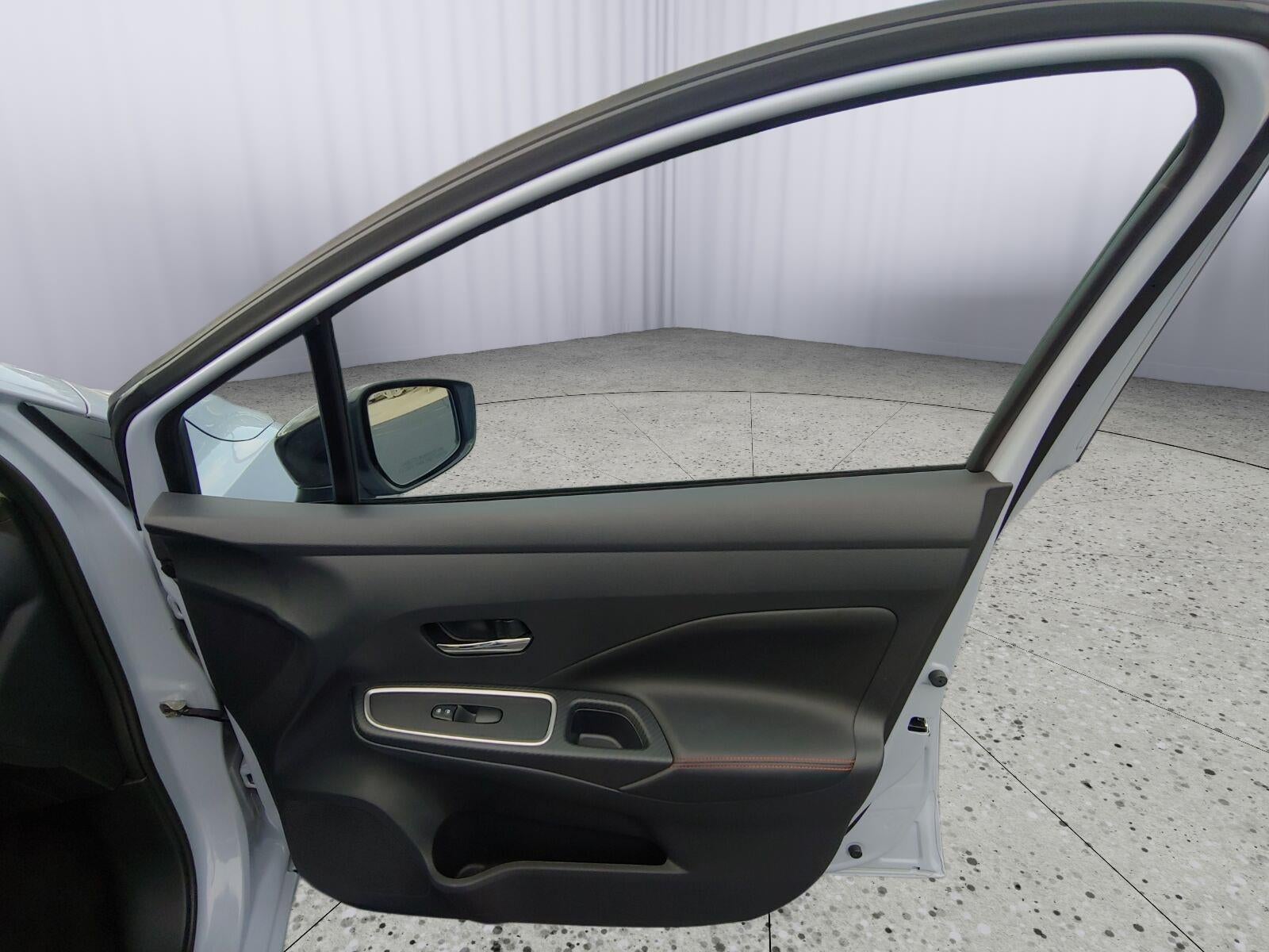 2024 Nissan Versa SR