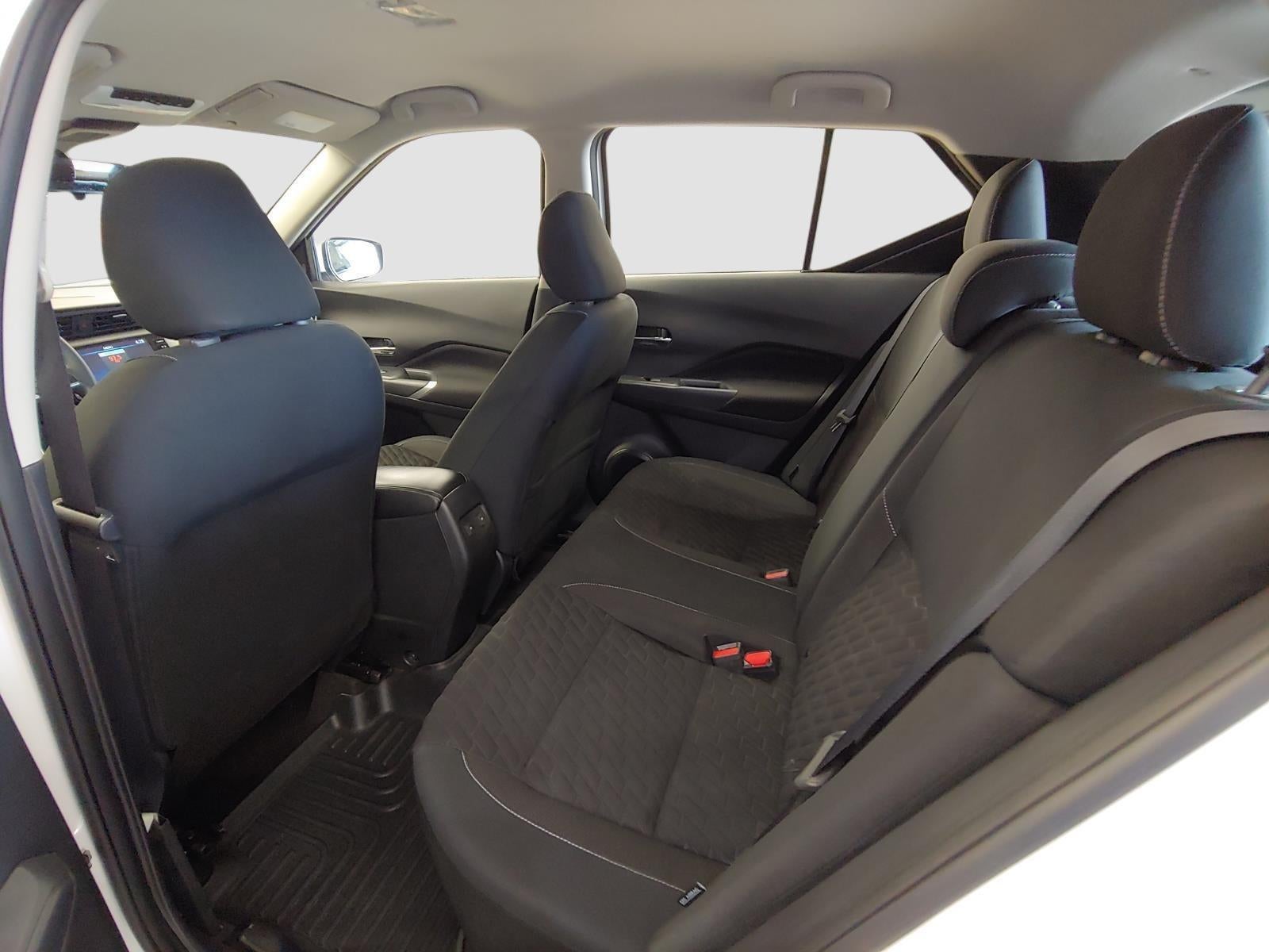 2022 Nissan Kicks SV