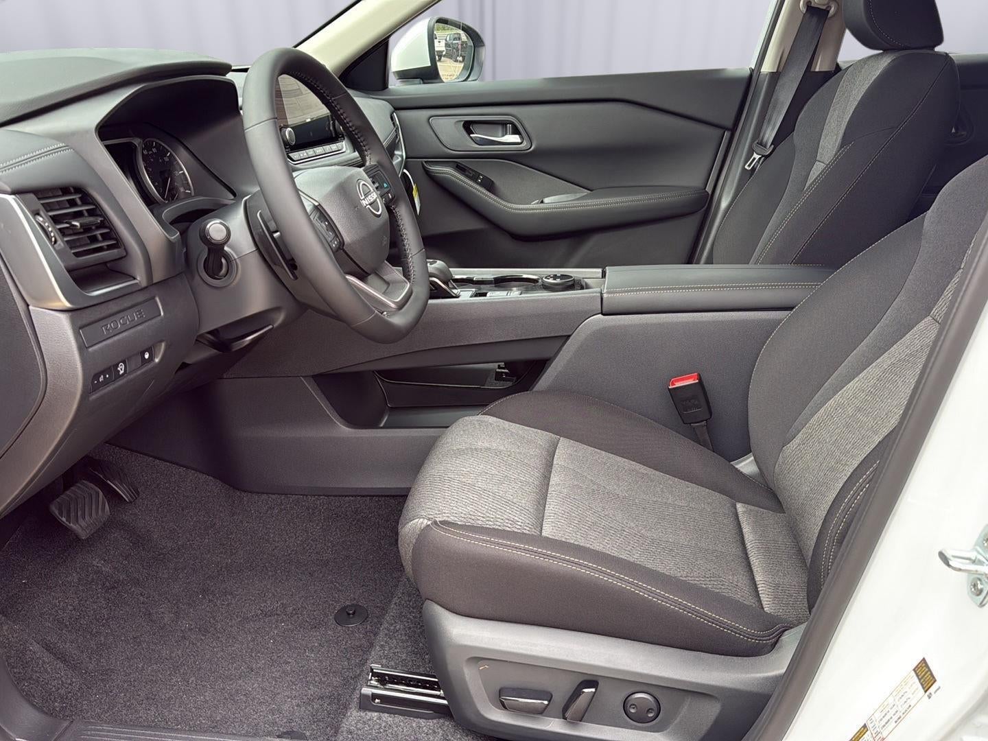 2027 Nissan Rogue SV