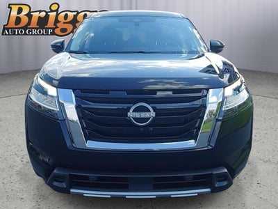 2024 Nissan Pathfinder SL
