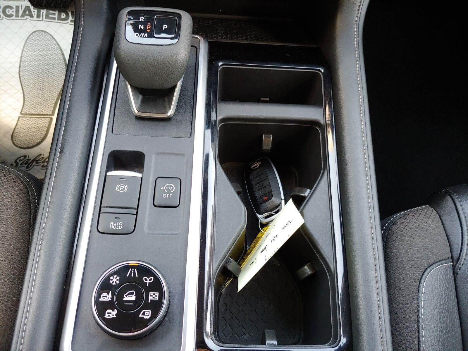 2024 Nissan Pathfinder SL