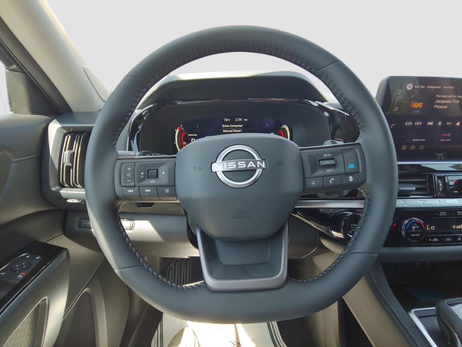 2026 Nissan Pathfinder SL