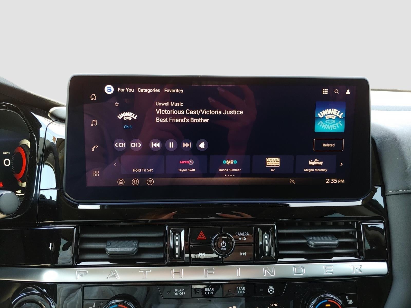 2026 Nissan Pathfinder SL