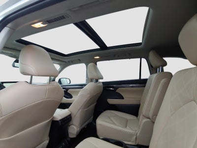 2023 Toyota Highlander Hybrid Platinum