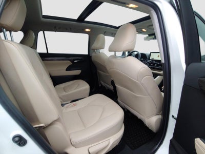 2023 Toyota Highlander Hybrid Platinum