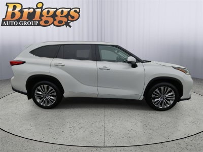 2023 Toyota Highlander Hybrid Platinum