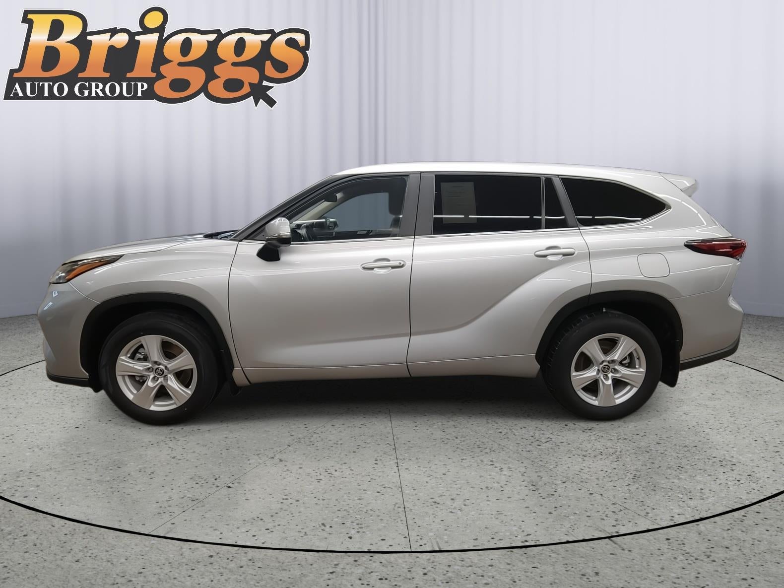 2024 Toyota Highlander LE