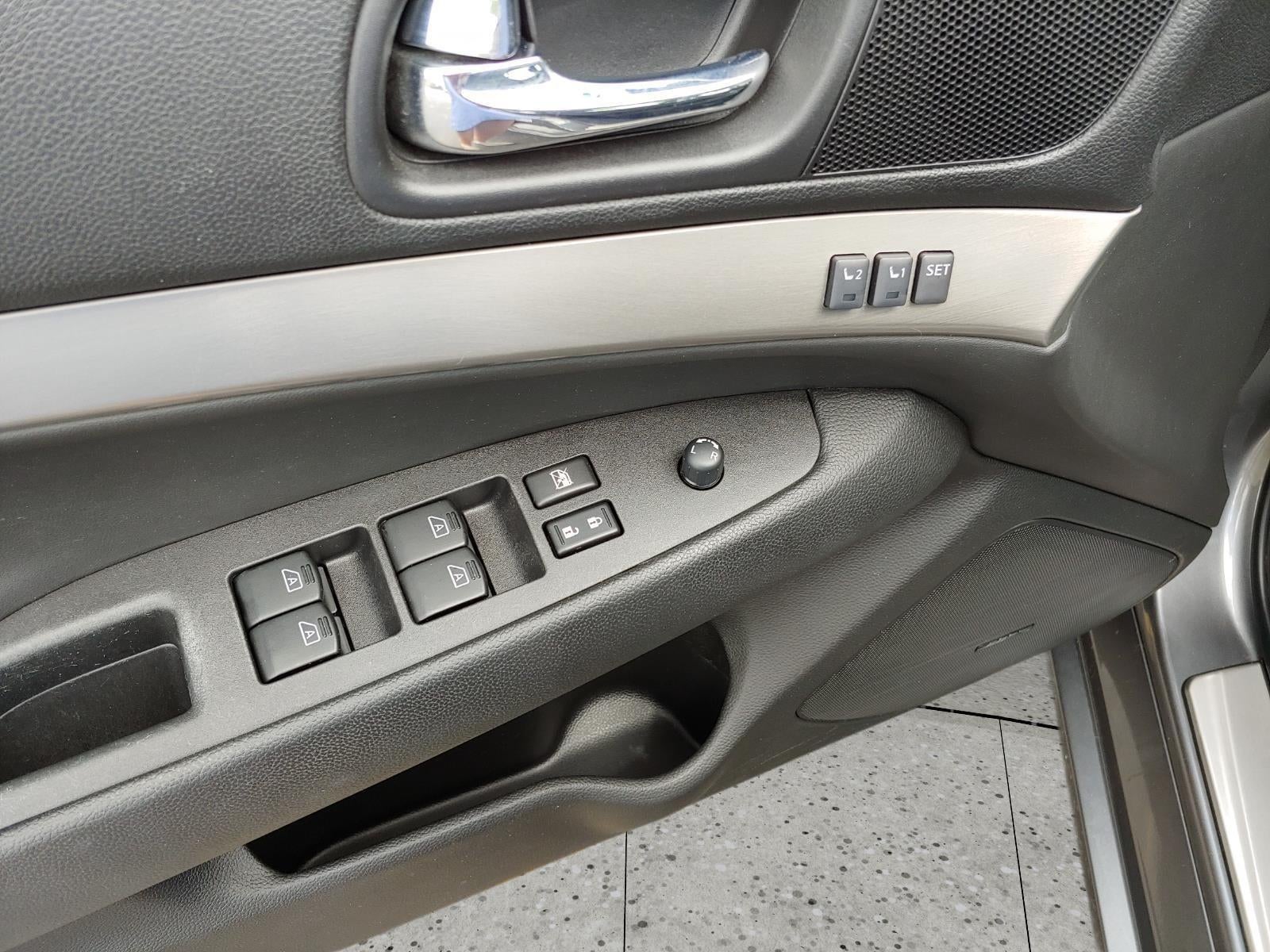 2013 INFINITI G37 Sedan x