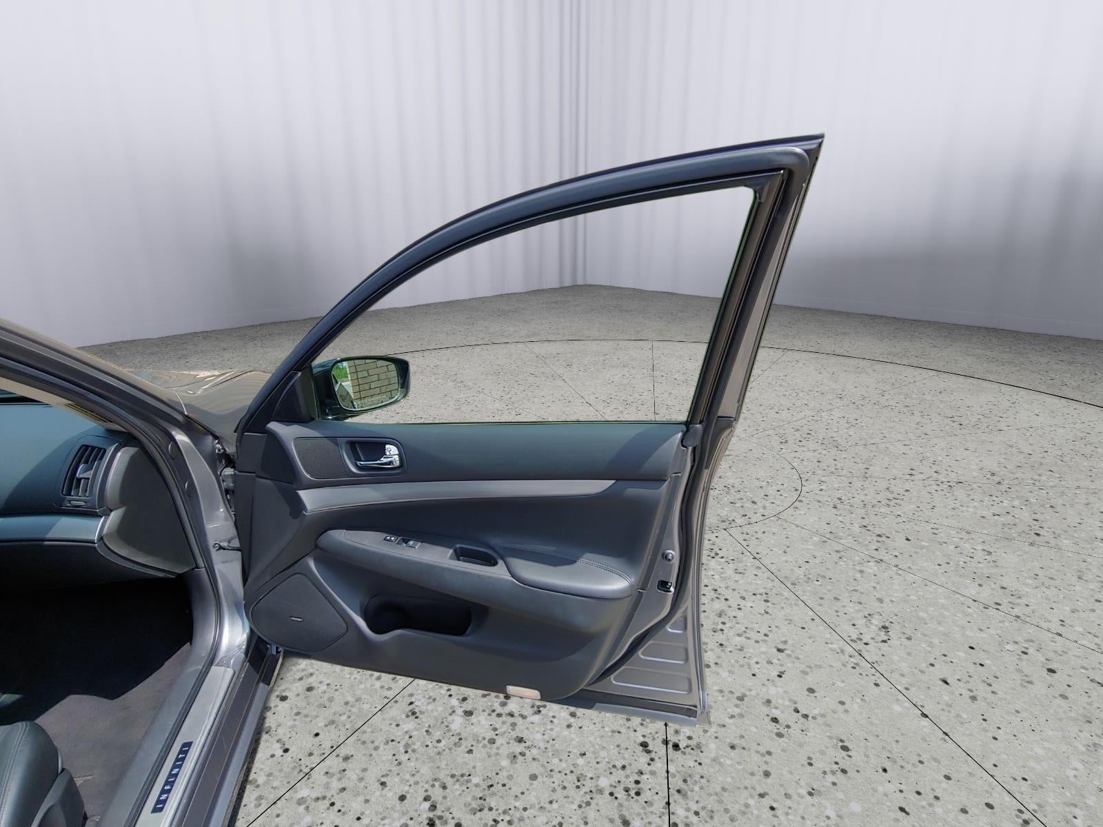 2013 INFINITI G37 Sedan x