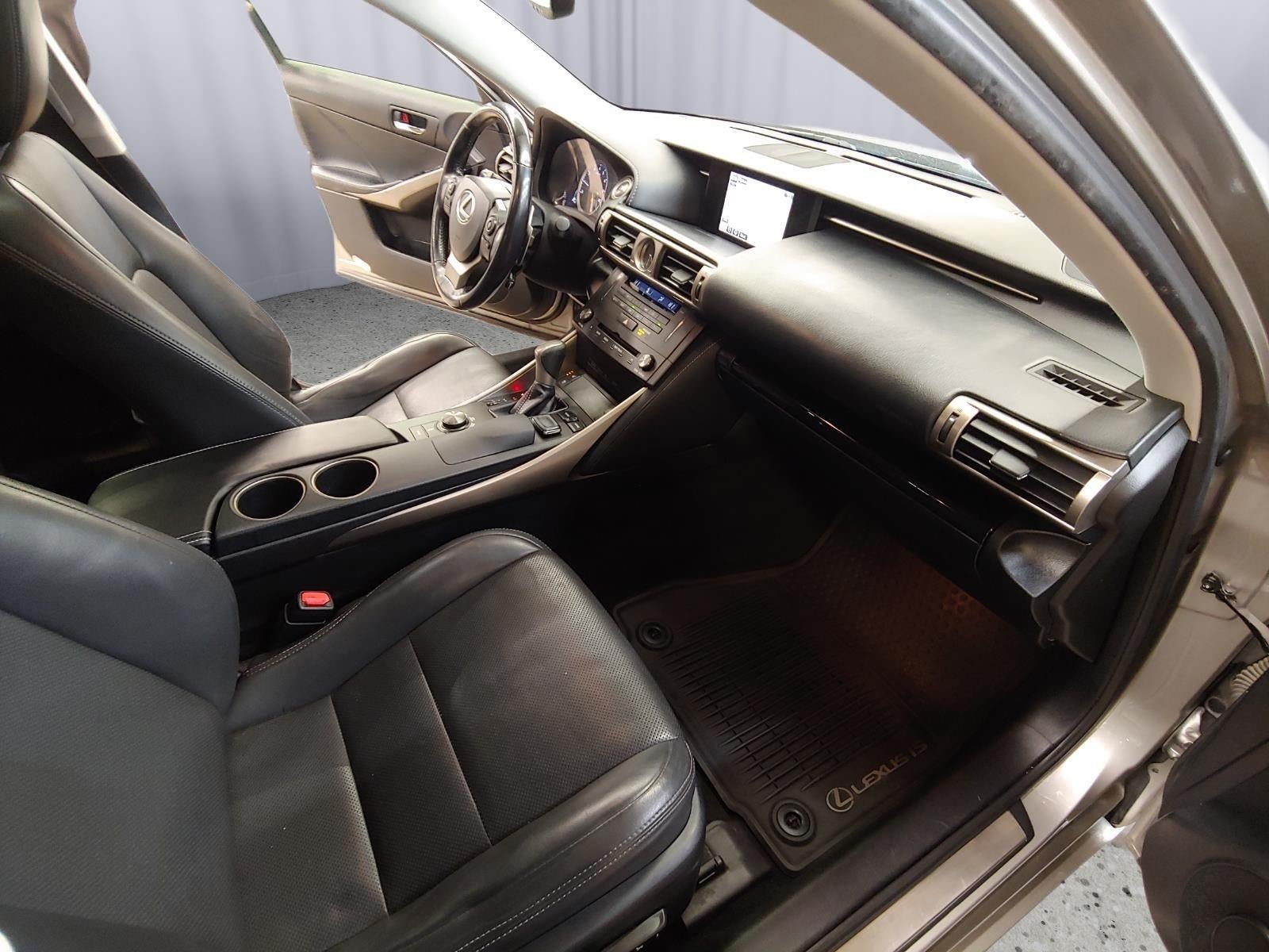 2016 Lexus IS 300 Base