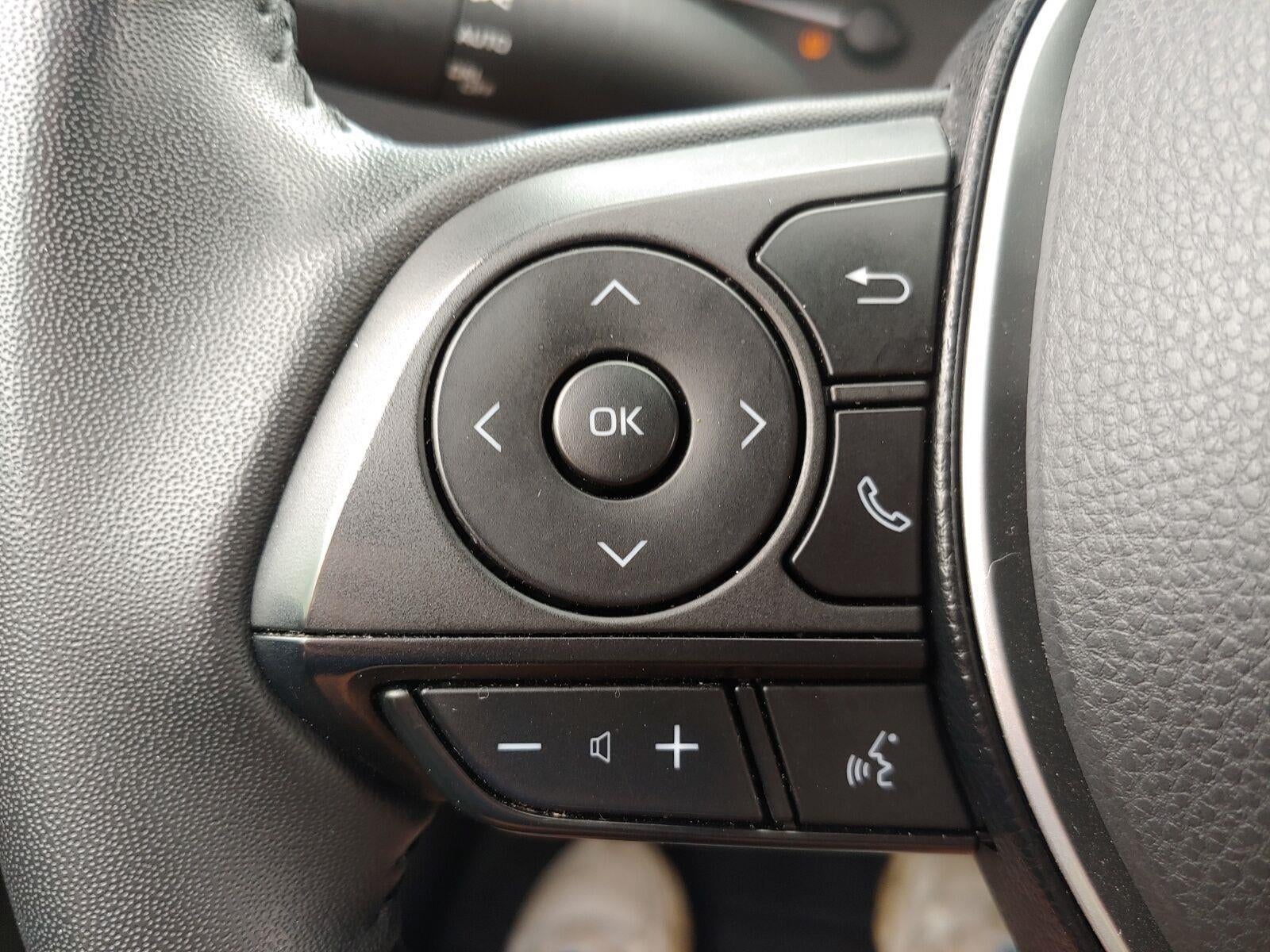 2025 Toyota Corolla Hatchback SE