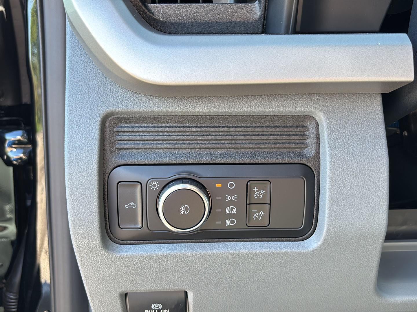 2027 Ford Super Duty F-250 SRW XLT