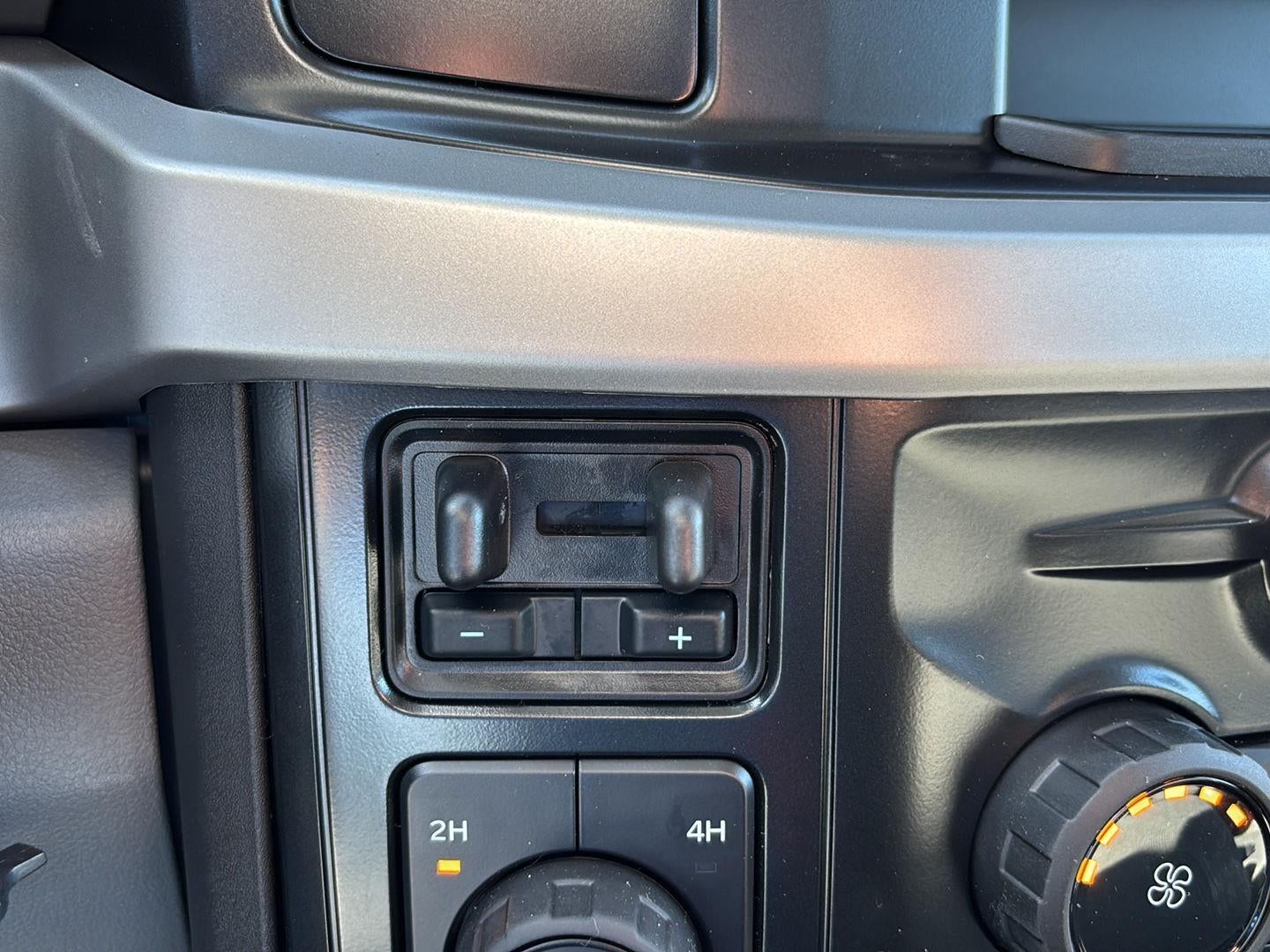 2027 Ford Super Duty F-250 SRW XLT