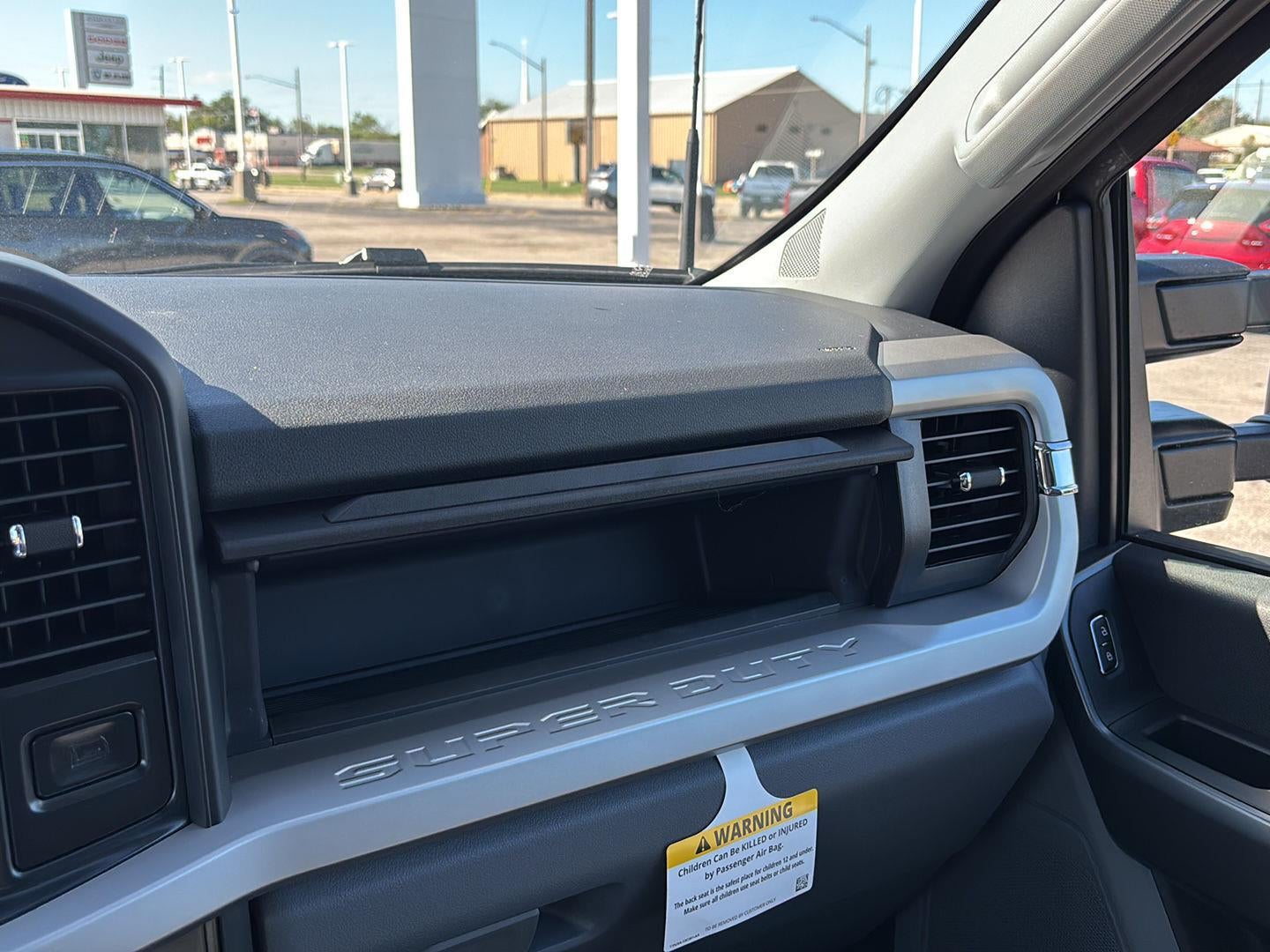 2027 Ford Super Duty F-250 SRW XLT